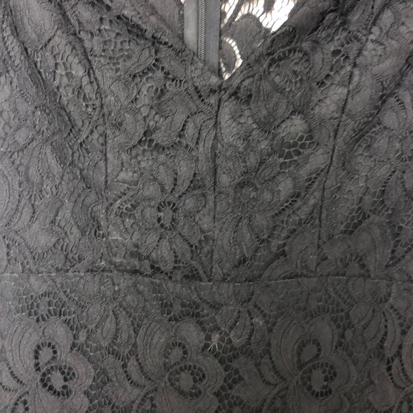 Lulu’s Black Lace Bodycon V-Neck Mini Dress Size XS - Picture 5 of 8